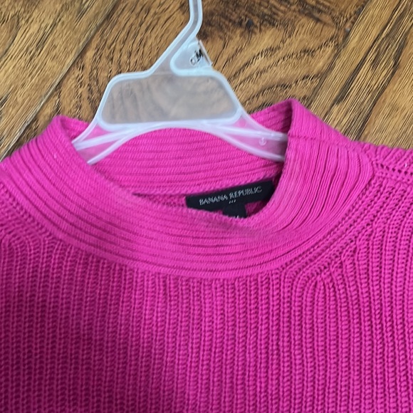 Banana republic pink sweater - Picture 3 of 3